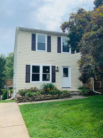 $2,300 / 3br - 1900ft2 - desirable town of Sykesville 3 finished levels Well Maintained (Sykesville)63694780260225120