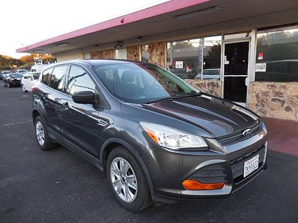 2015 Ford Escape S FWD 1