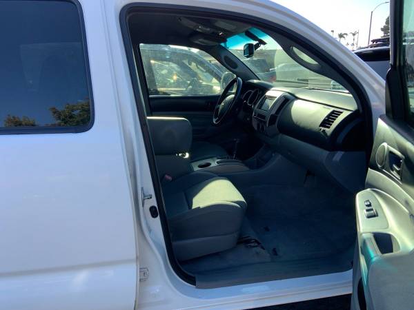2010 Toyota Tacoma double cab - Photo 4