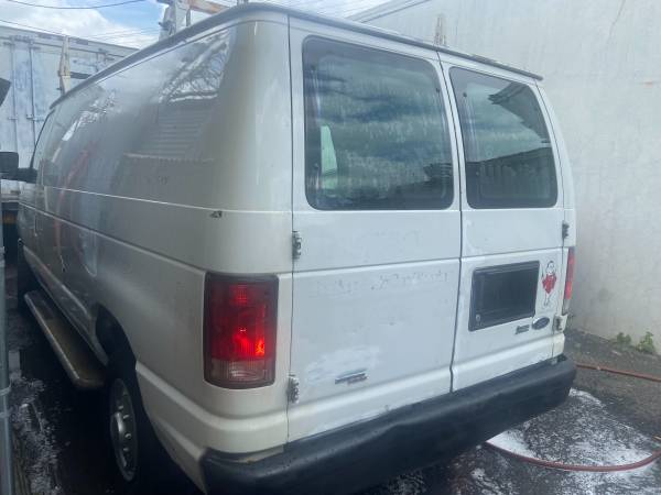 2014 FORD E-Series E-250 heavy duty - $8,900 (Brooklyn NY)63654713966851123