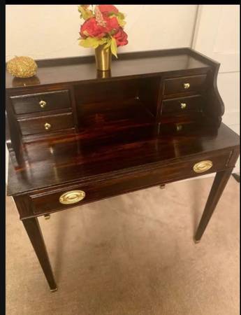 Refurbished Writng Desk 1