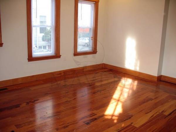 $3,400 / 2br - Beautiful, Renovated Apt in Somerville in Porter Sq w/ in unit laundry (Somerville, Porter Square, Cambridge)63996547206915121
