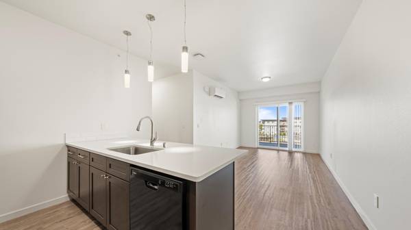 $1.695 / 2 habitaciones - 946 pies cuadrados - Aventuras al aire libre en cada temporada. Refugio acogedor para todos los días (Pasco)63697282546177124