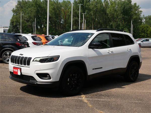 2023 Jeep Cherokee Altitude - $23,996 (White Bear Lake, MN)63470777848323122