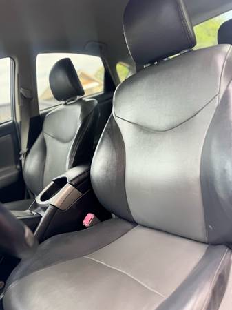 2012 Toyota Prius Three Premium - $6,900 (Portland)63618430223363124