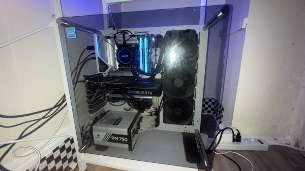 Gaming PC + Nintendo Switch Lite Bundle for Sale (or Trade
