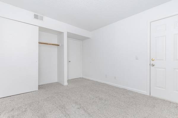 $1,220 / 2br - 697ft2 - Cocina Totalmente Eléctrica, Llame para Más Información, Acabados Actualizados (Tucson)63674756492801121