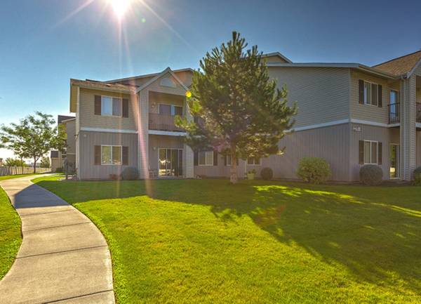$1,374 / 2br - Acceso para discapacitados, comedor formal, ascensor (1950 Bellerive Drive, Richland, WA)63673552710275120