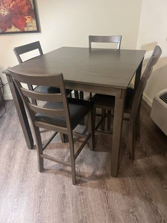 Counter Height Dining Table and Chairs 1