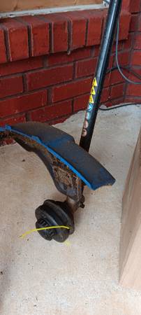 STRING TRIMMER - $59 (Ashford)63440421277443121