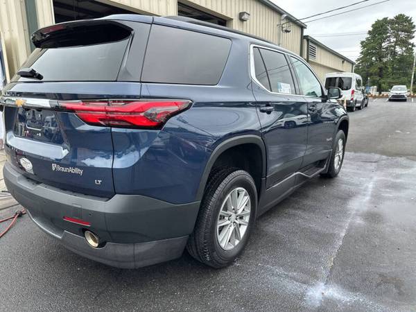 2022 CHEVY TRAVERSE SUV RAMPA PARA SILLA DE RUEDAS SISTEMA BRAUN BAJA CANTIDAD DE MILLAS - $64,999 (Seekonk MA , Concesionario Platinum BraunAbility)63623750984451122