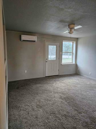 $1200.00 / 2br - Barndo64037557905153123