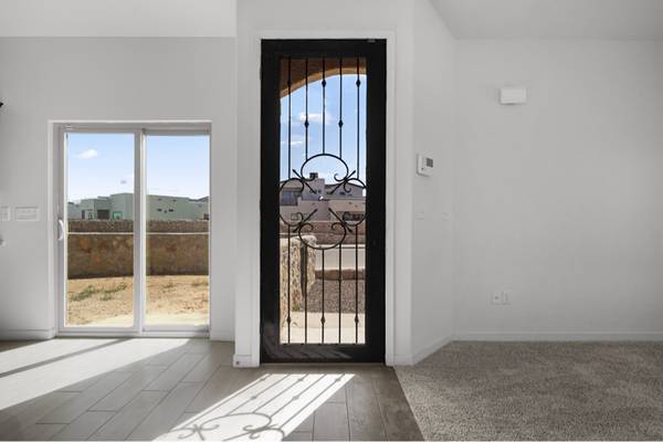 $1775.00 / 4br - 1240ft2 - Charming Single Unit in El Paso | 912 Clapham St | $1775/mo63971416863618122