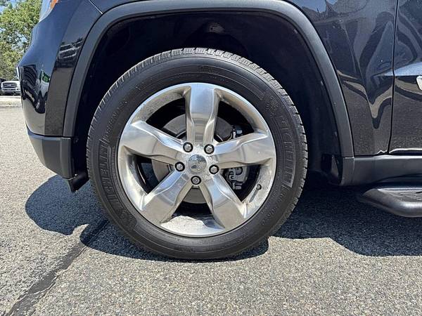 2011 Jeep Grand Cherokee Overland Summit 4x4 4dr SUV - $9,995.0063476722601601123