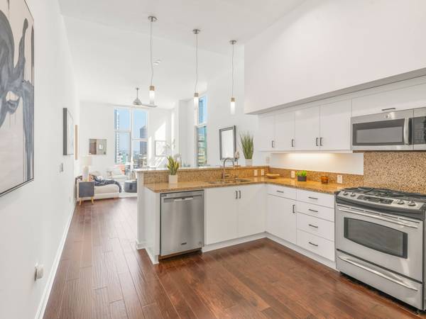 $3,000 / 1br - 862ft2 - Uptown Place Penthouse One Bed/One Bath (oakland downtown)63938630364675123
