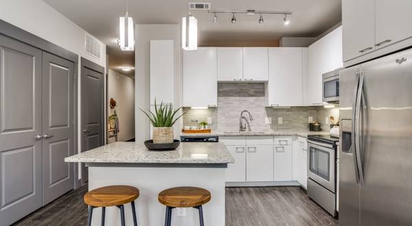 $1,628 / 1br - 754ft2 - THOUGHTFULLY DESIGNED ~ EVERY NEED ANTICIPATED! (Uptown/ Oaklawn/ Highland Park)63796350608515120