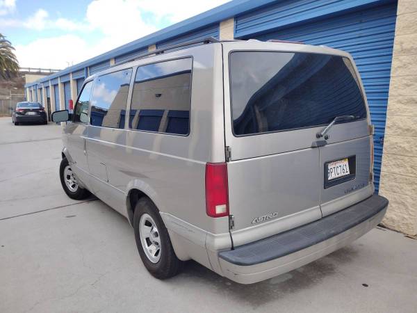 2002 Chevrolet Astro van 94000 millas funciona excelente - $8,000 (san diego)63618277292291123