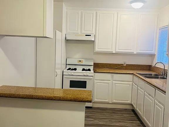 $780 / 1br - $780 / 1br - Light-Filled 1-Bedroom Retreat – Pet Friendly (Miami)64049454549121121