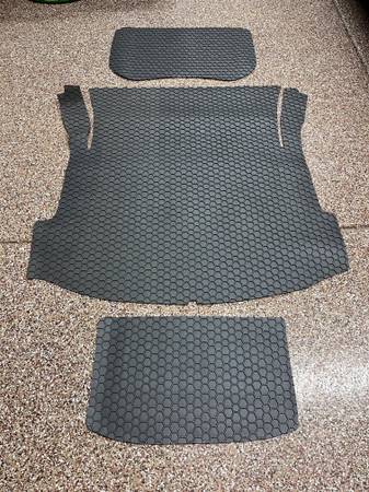 Tesla Model 3 Floor Mats - 3 piece 1