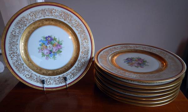 Gold trimmed Goa antique Dinner plates 1