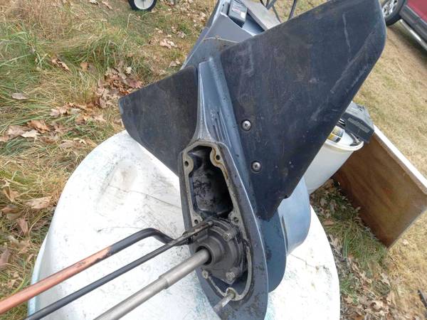 1976-79 OMC Johnson Evinrude 35hp Boat Motor Lower Unit 1