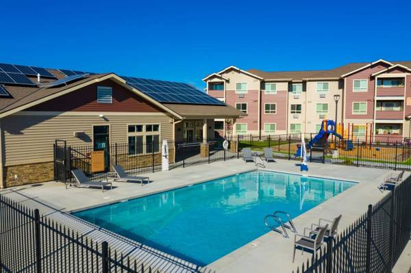 $1,338 / 2br - 949ft2 - 2/bd 2/ba, Business Center, Heated Outdoor Swimming Pool (2555 Bella Coola Ln, Richland, WA)63821615786115124