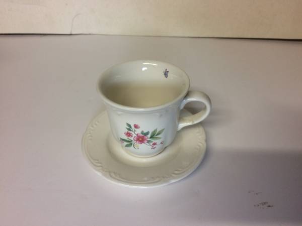 Pfaltzgraff cups & saucers 1