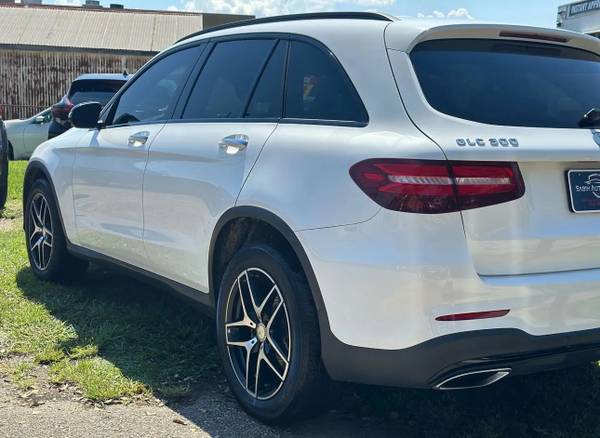2017 Mercedes Benz GLC - $9,500 (Chalmette la)63624863780739121