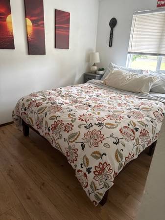 $1,600 / 3br - Small 3br/2ba partially furnished north county64213547529730124