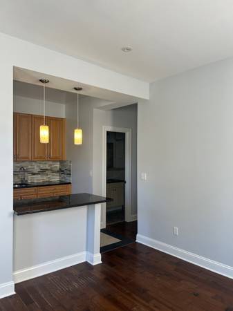 $2,800 / 3br - $2,800 / 1br - 3 Bedroom 1 Bath Apartment in Morris Park (Morris Park, Bronx)64033459676034120