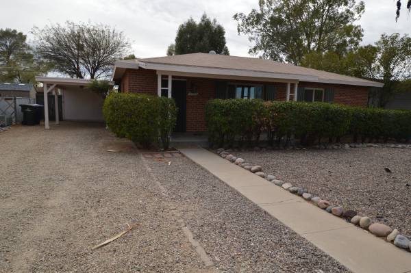 $1,600 / 3br - 1053ft2 - You're going to LOVE it here! ❤️ (5732 E Hawthorne Street)63674756377091121