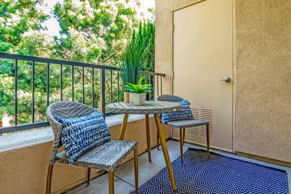$3,329 / 2br - 1086ft2 - 2 BD, Community Playground, High Speed Internet (1850 Thibodo Rd, Vista, CA)63657276165891120