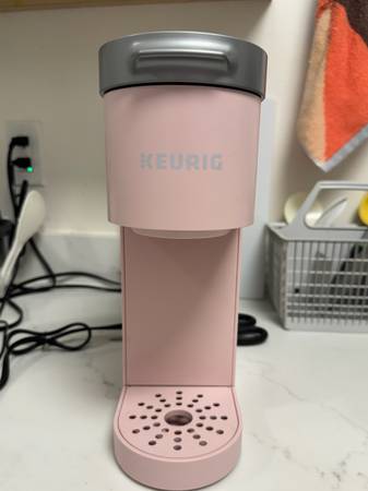 Keurig Single Serve Coffee Maker – Pink – Great Condition 1