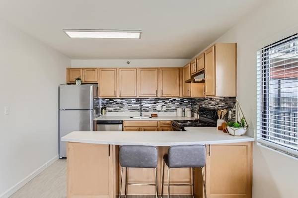 $2,065 / 2br - 950ft2 - Your Next Chapter • 2BR at Linc301 • $99 Deposit + No Fees (Downtown Portland)63820763081987120