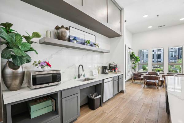 $999 / 1 habitación - 650 pies² - Estacionamiento para visitantes, Casa club, Centro de actividades (7011 McKinney Falls Pkwy, Austin, TX)63310789146243122