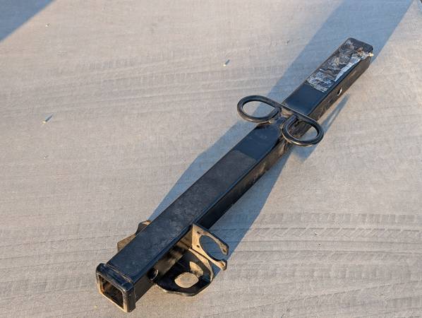 24" extension for 2.5" receiver hitch, reduces down to a 2" receiver 1