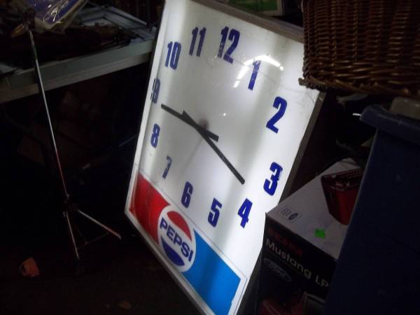 Large back lit Pepsi clock Industrial grade (Reduced) 🥤 1