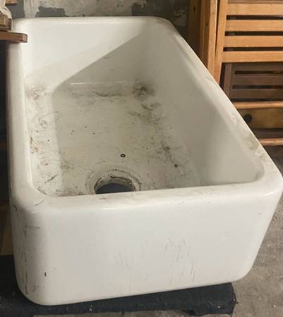 Large/Wide Rectangular White Sink 1