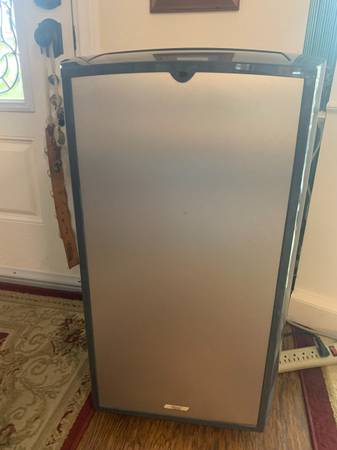 ****  PORTABLE AIR CONDITIONER 1