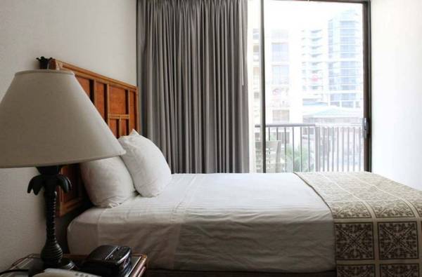 $1,295 / 1br - Oct.18-25 Imperial Resort 1  br (waikiki)63939531172738122
