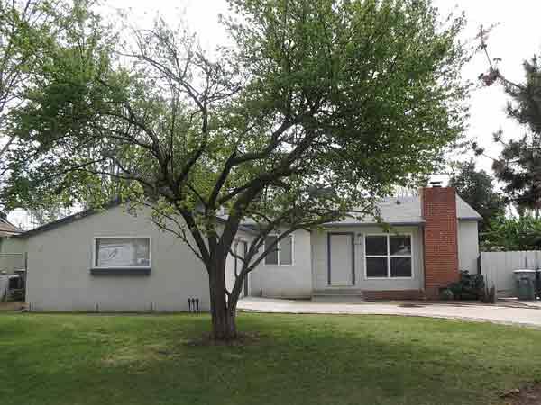 $1,000 / 3br - Recently updated 3 bed 2 bath home (Fresno, CA)63798509497729120