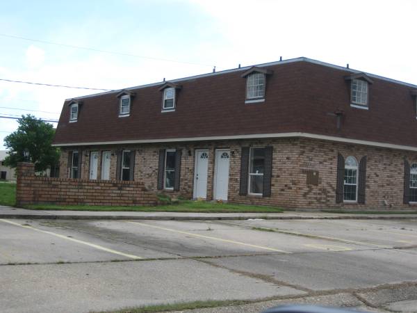 2 Bedroom 1.5 Bath Townhouse 1