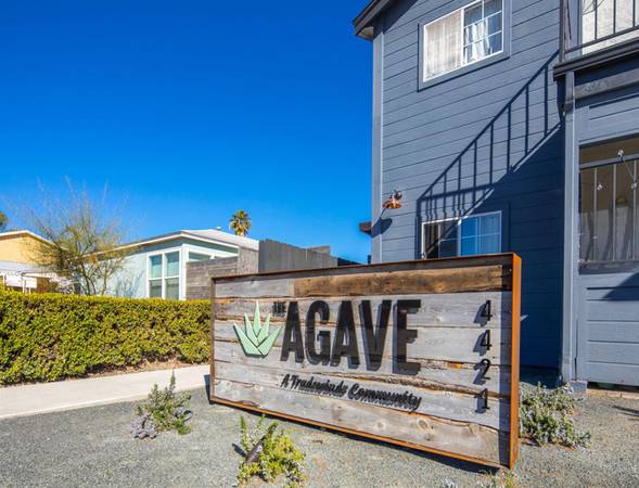 $2,695 / 2br - Easy Access To The 15, 805 & 8 Freeways - Two Bedroom in Perfect Loc (San Diego)63663752709251122