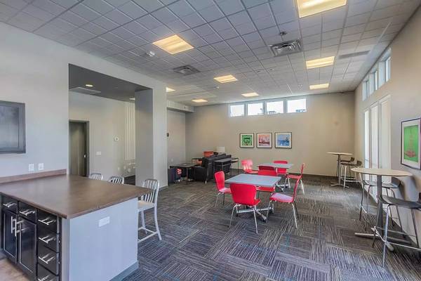 $1,703 / 1br - 600ft2 - Comfortable 1 bed, 1 bath, prime location! (Covington)64031307590402121