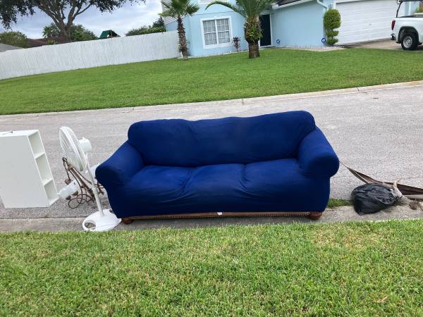 Curb Alert-Leather Natuzzi Couch 1