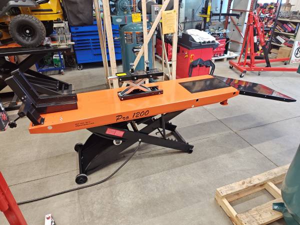1500 lb cap. motorcycle Lift table *Incl Vise, Jack 1
