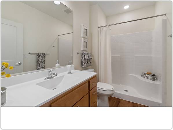 $1,570 / 2br - 1066ft2 - Fabulous 2 BR living space, in-unit washer/dryer. Call us today! (New Brighton)63990385305091121
