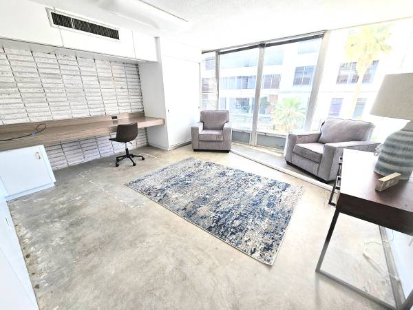 $800 / 240ft2 - Private Office in Historic Downtown Galveston--With Parking! (Historic Downtown Galveston)63386252233985120