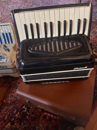 Accordion. 1