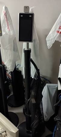 Robot - Covid Temperature And Mask Detection - Bilingual 1